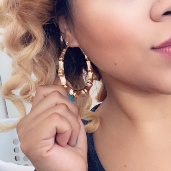 14k Gold Filled Bamboo Oval Hoop Earrings - Picture 3 of 9